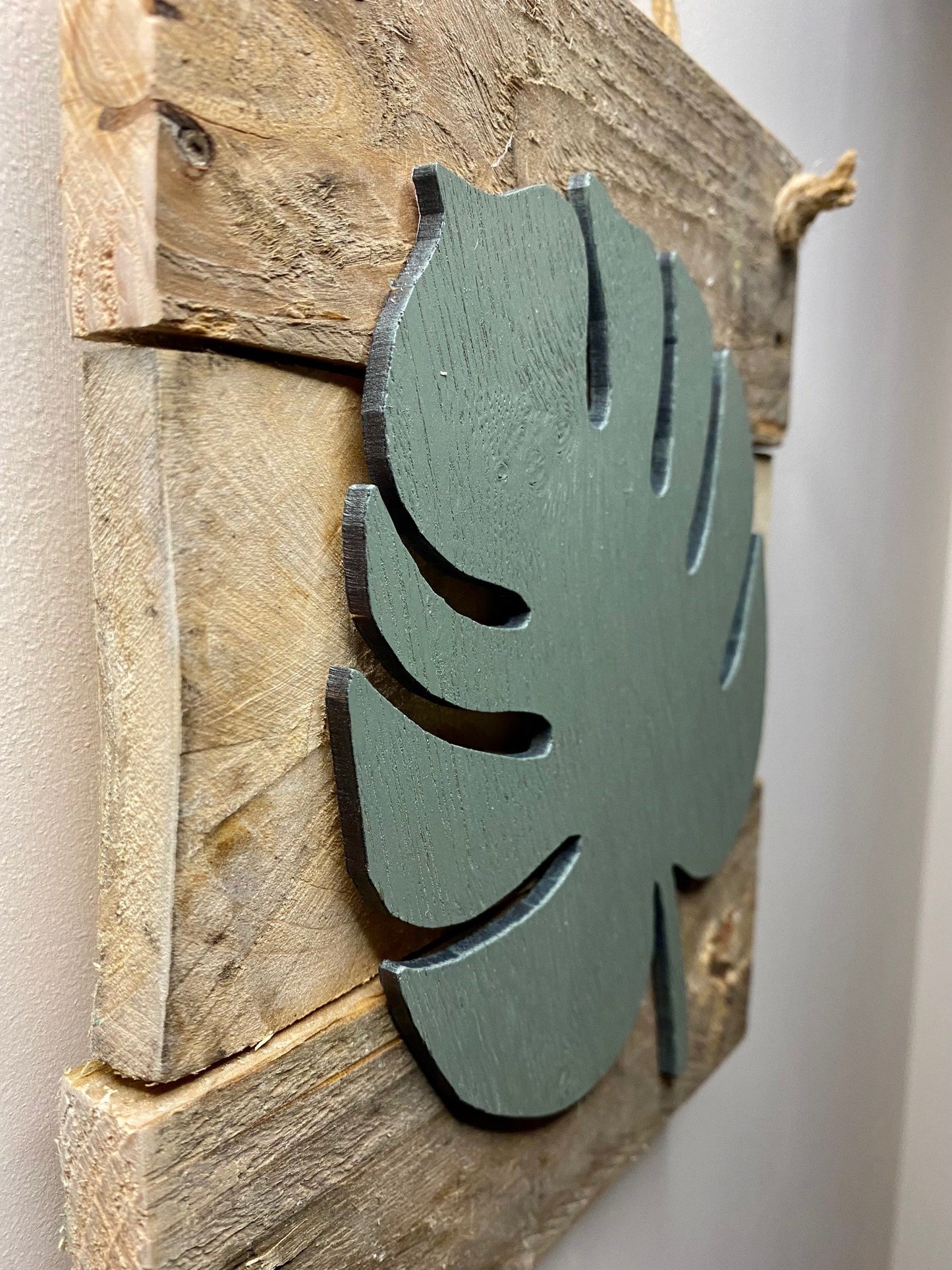 Monstera leaf board