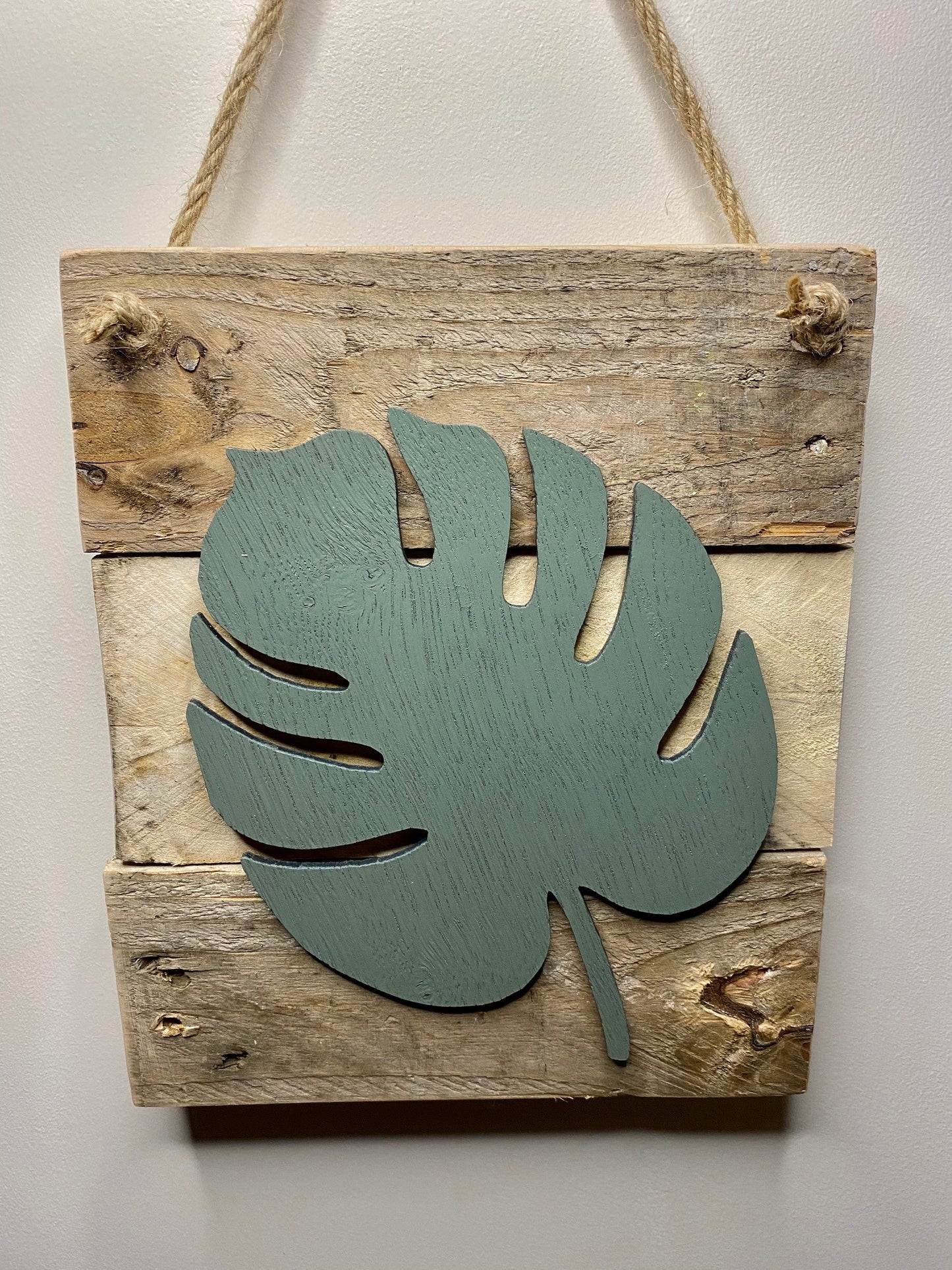 Monstera leaf board